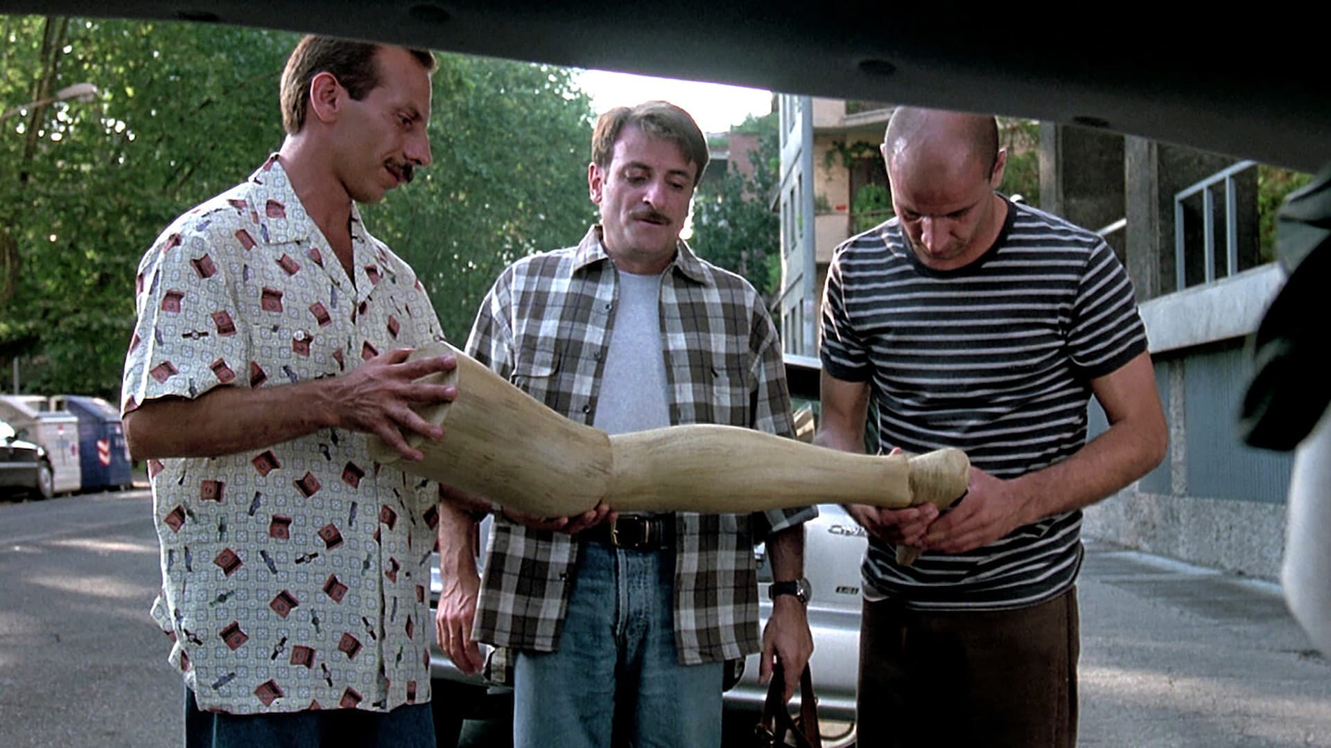 Tre uomini e una gamba