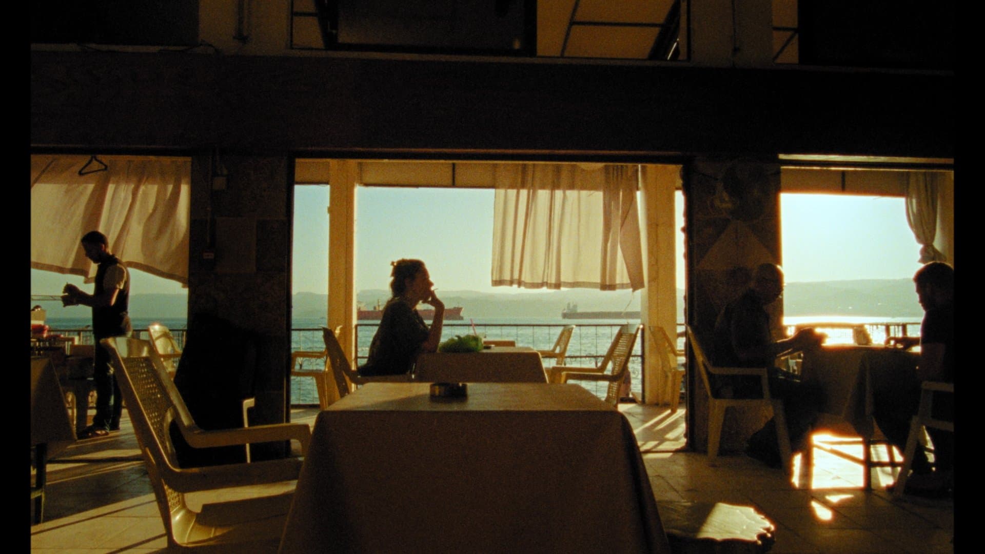 البحر الأحمر يبكي