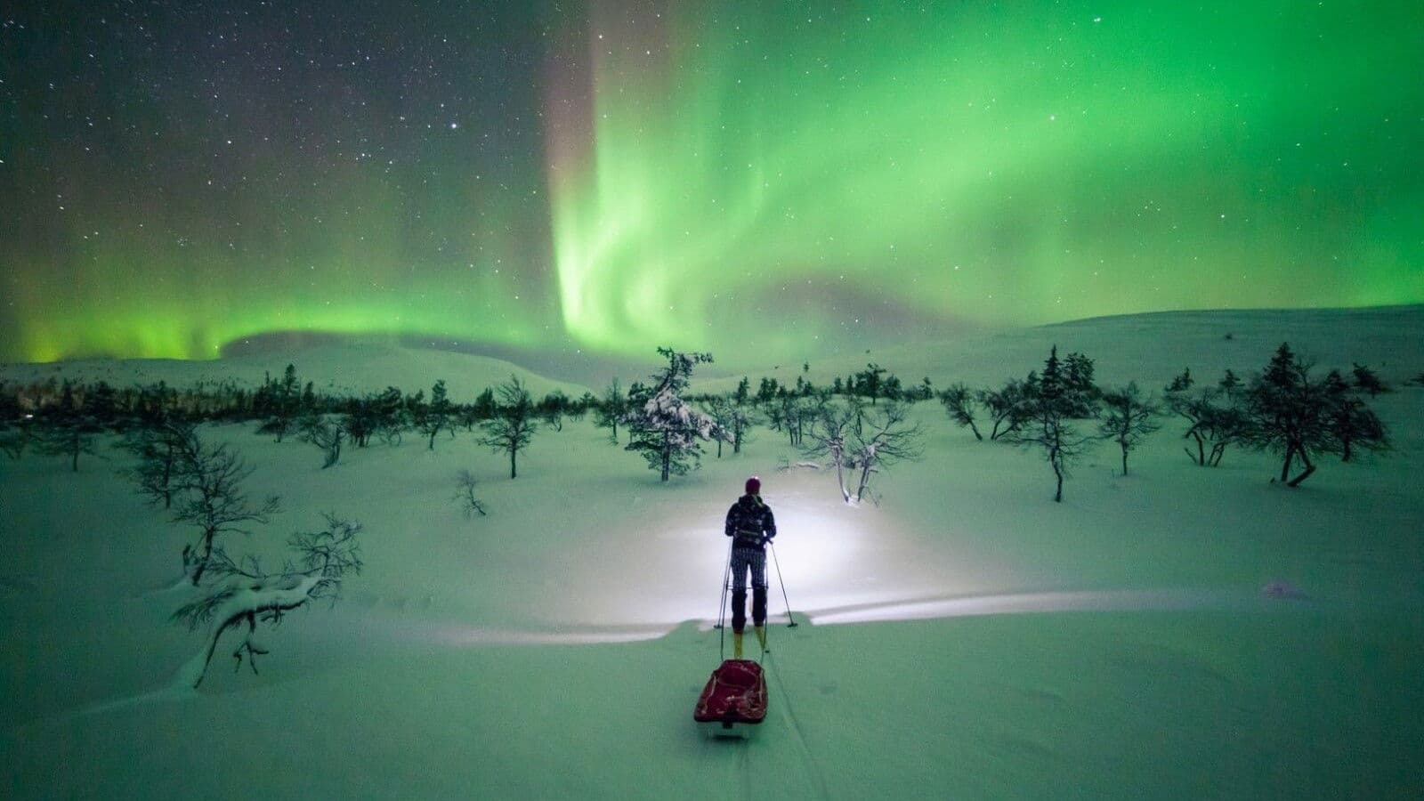 Aurores boréales : Des lumières fascinantes mais menaçantes