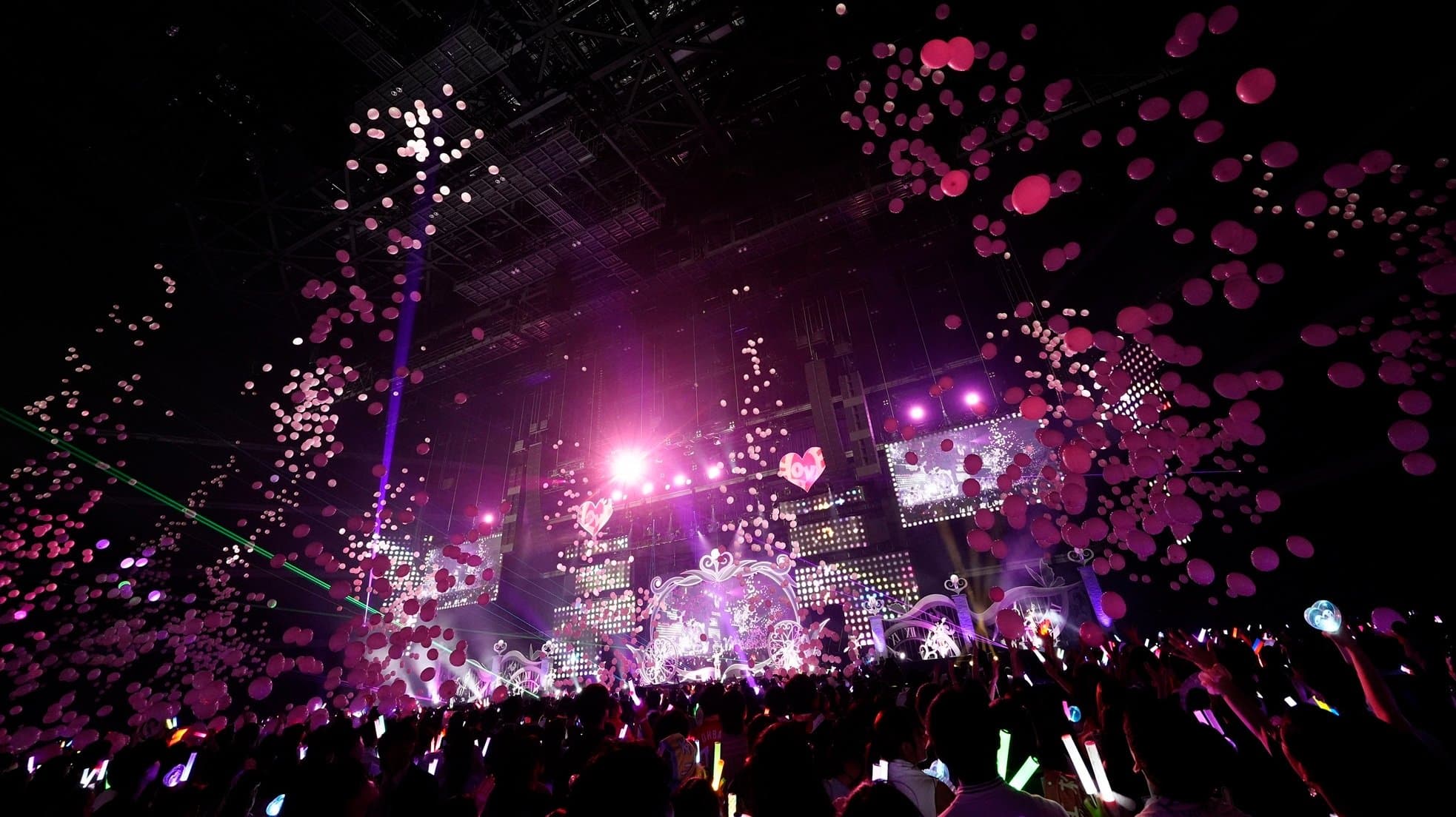 ＝LOVE 7th ANNIVERSARY PREMIUM CONCERT THE MOVIE