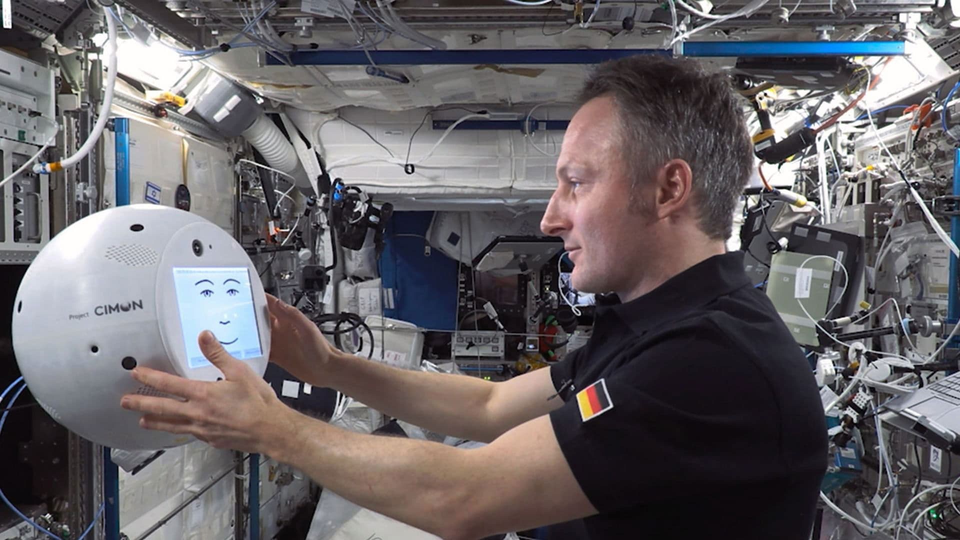 Dans la solitude de l'espace : Le Défi de l'isolement