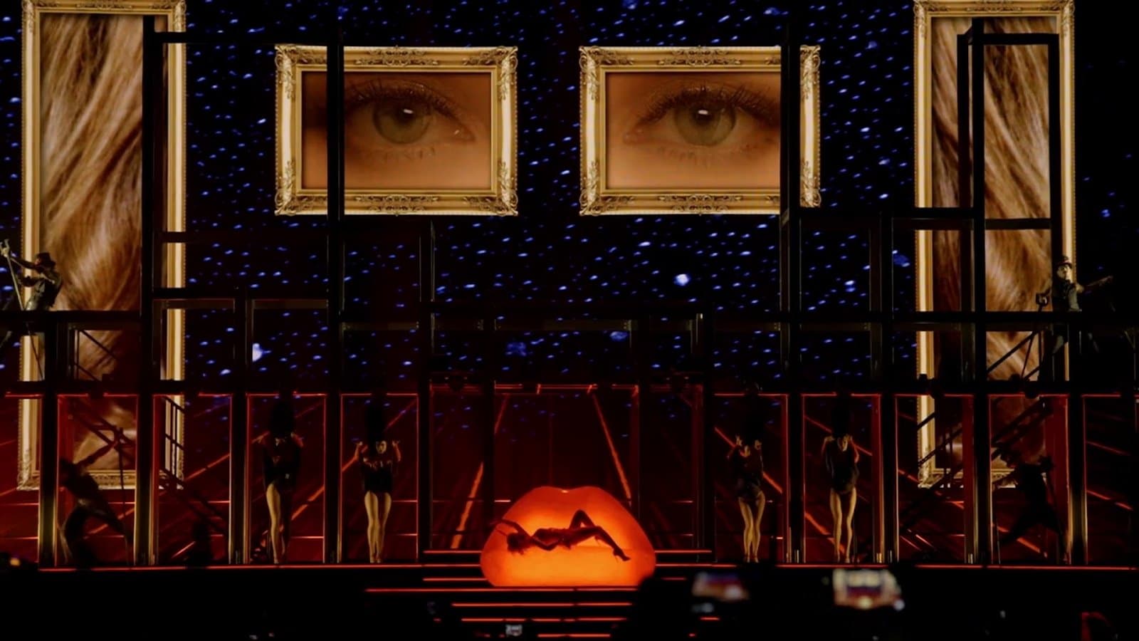 Kylie Minogue : Kiss Me Once - Live at the SSE Hydro