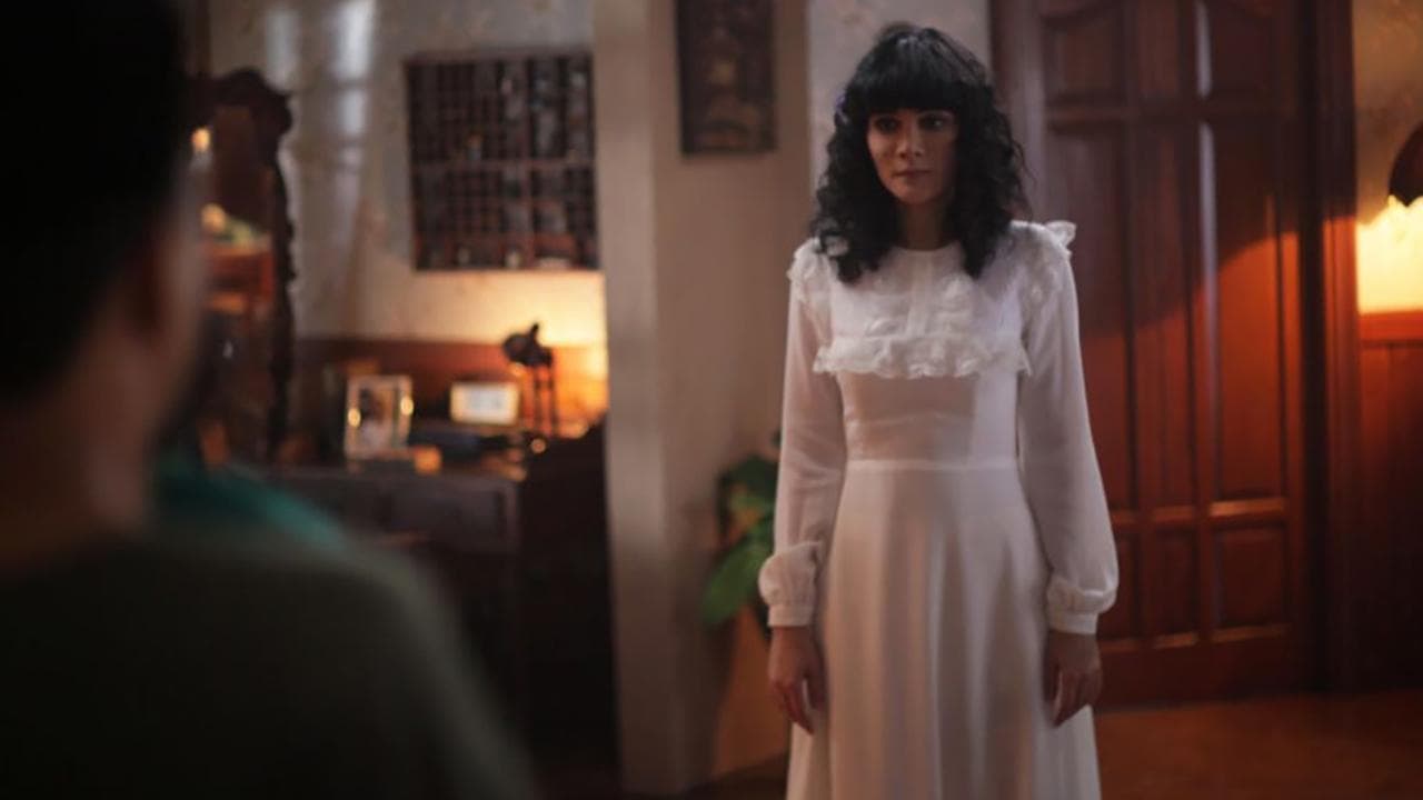 Suzzanna : buried alive